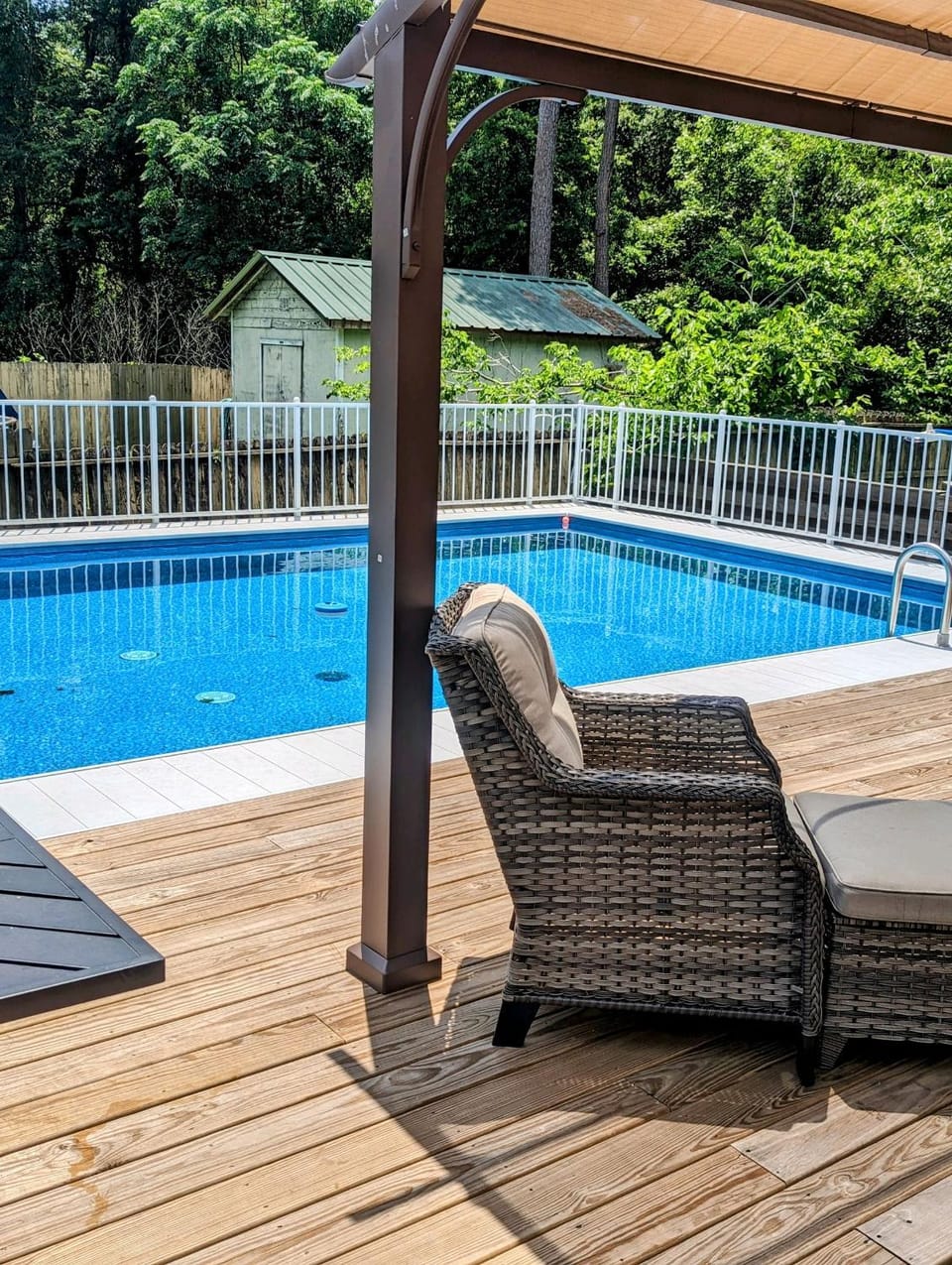 Seating area, Swimming pool, sunbed