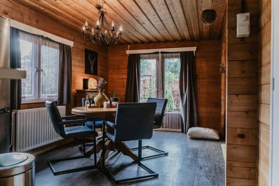Cosy and Romantic forest house met infrarood sauna op de Veluwe House in Putten