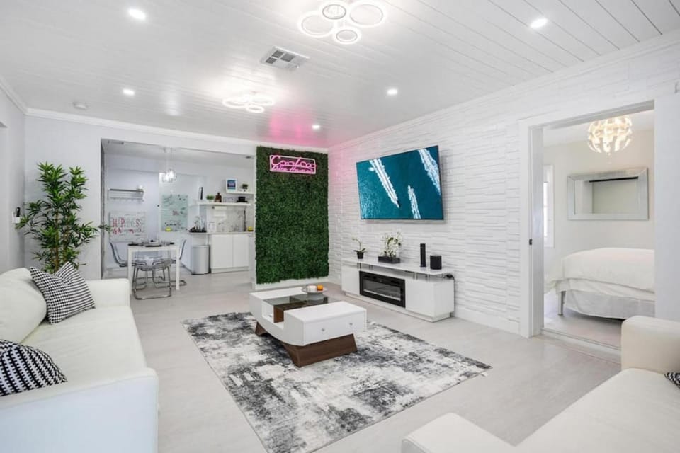 Coco Loco - Little Havana House in Miami
