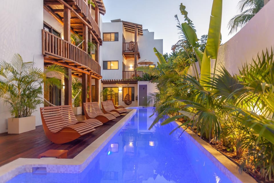 Property building, Garden, Pool view, Swimming pool