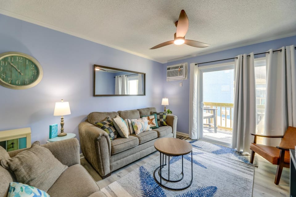 Family Beach Retreat in N Topsail: Steps to Shore! House in North Topsail Beach