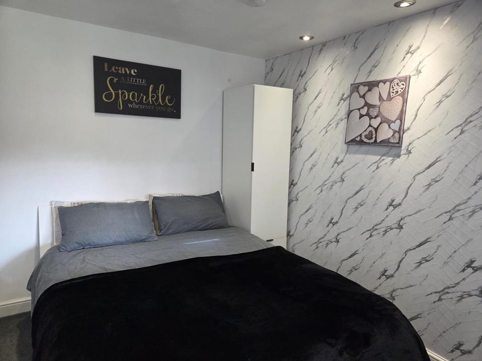 Wimpole Lounge Apartment in Oldham