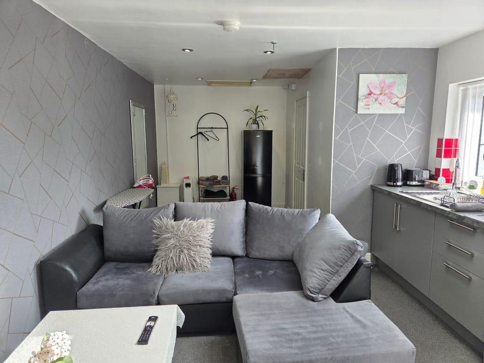 Wimpole Lounge Apartment in Oldham