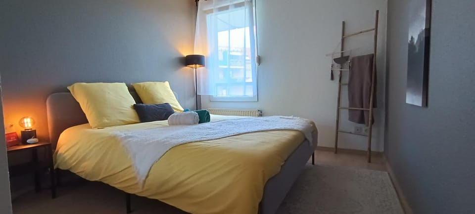 Bed, Bedroom