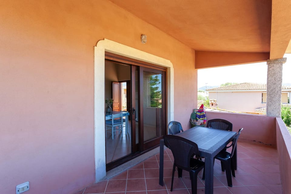 View (from property/room), Balcony/Terrace, Dining area