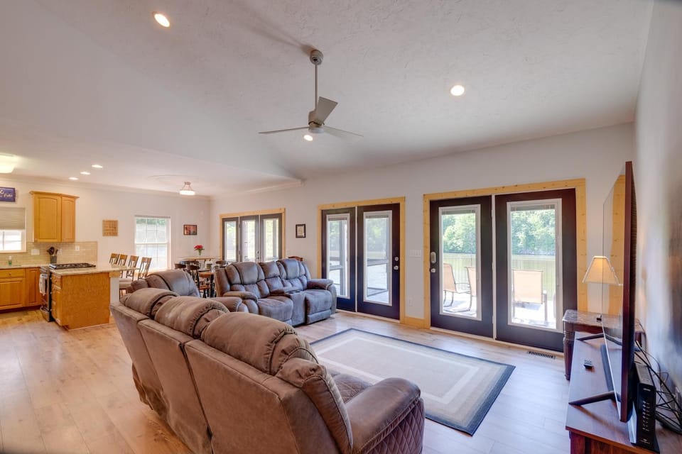 Waterfront Smith Mountain Lake Home w/ Boat Dock! House in Smith Mountain Lake