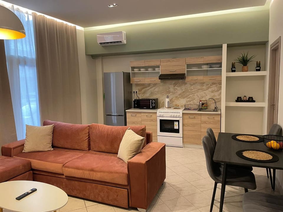 Kitchen or kitchenette, Living room, oven