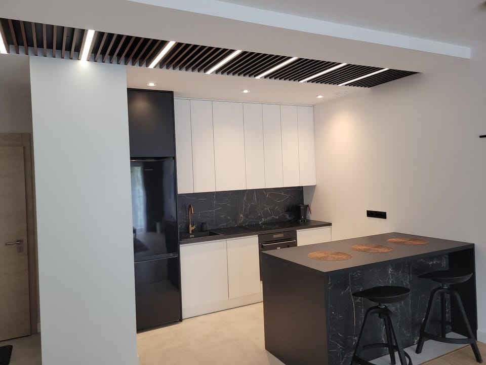 Dining area, pet friendly, stove