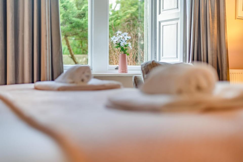 Bed, Garden view