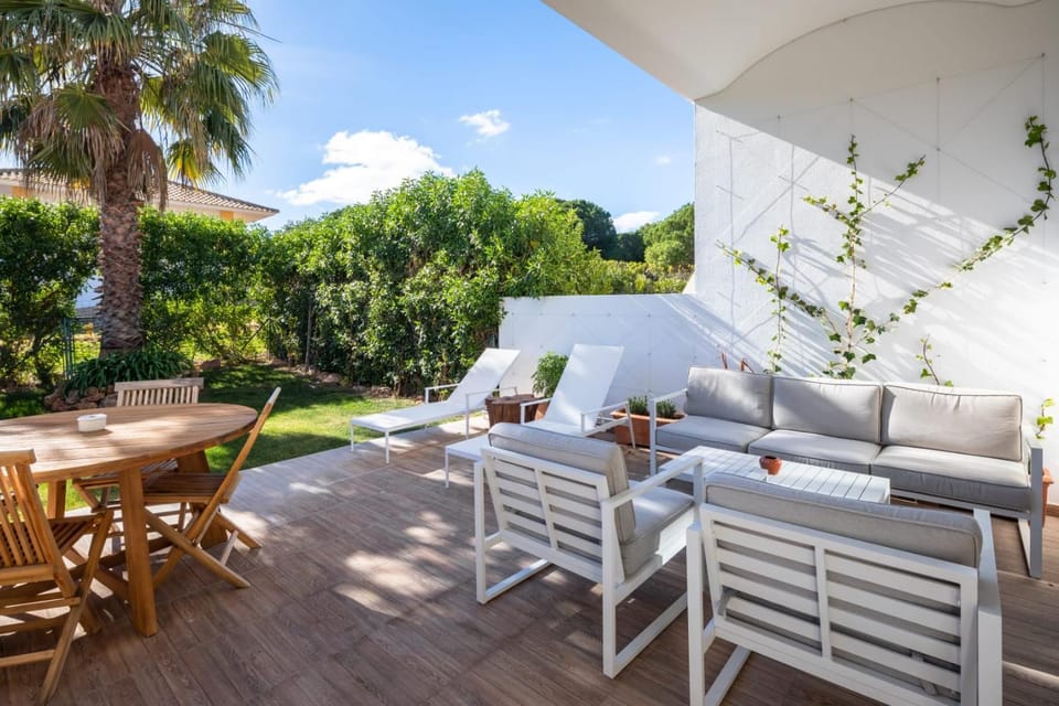 Patio, Spring, Day, Garden, Balcony/Terrace, Living room, Seating area, Dining area, Garden view