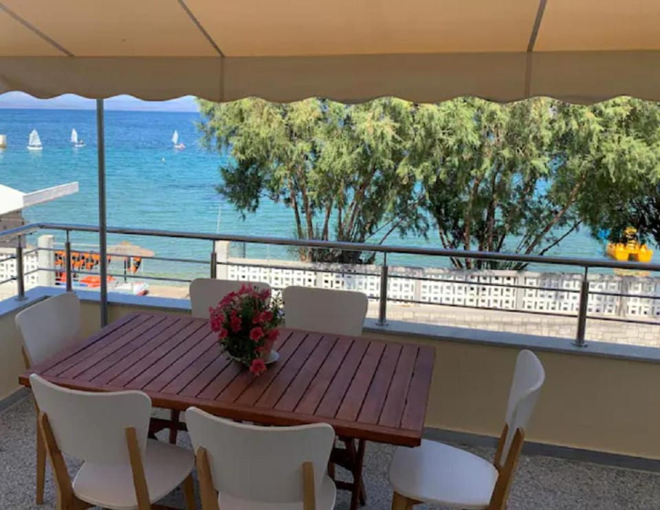 View (from property/room), Balcony/Terrace, Seating area, Dining area, Canoeing, Sea view, Swimming pool