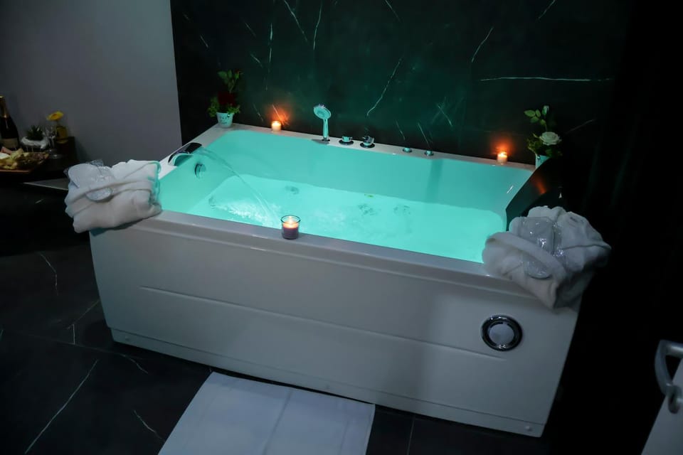 Hot Tub, Spa and wellness centre/facilities