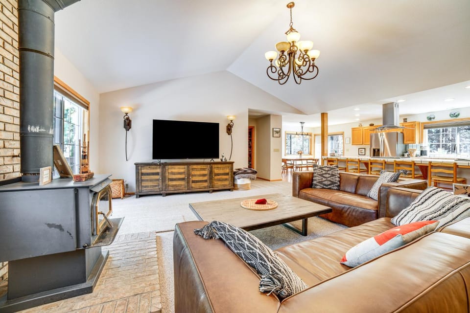 Calpine Mountain Retreat w/ High-Speed Internet House in Sierra Nevada