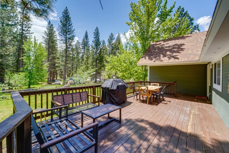 Calpine Mountain Retreat w/ High-Speed Internet House in Sierra Nevada