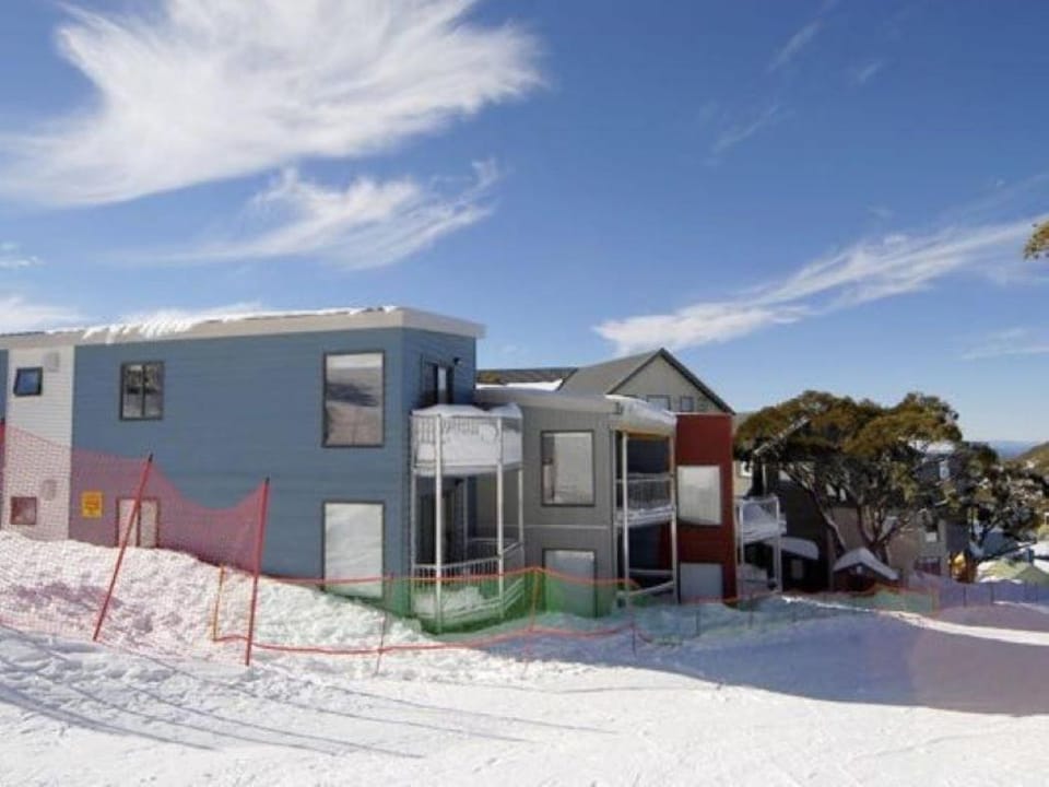 Property building, Winter, Street view