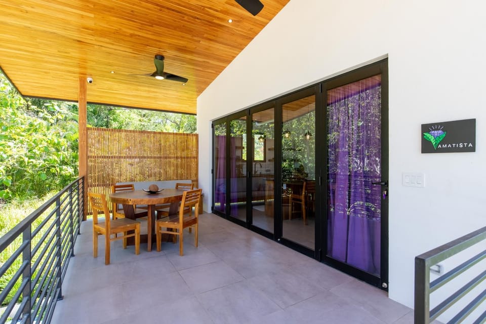 Facade/entrance, Balcony/Terrace