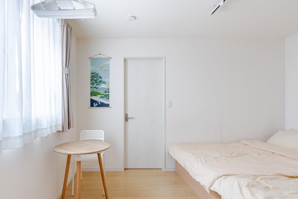 Bed, Photo of the whole room, Dining area, Bedroom, air conditioner