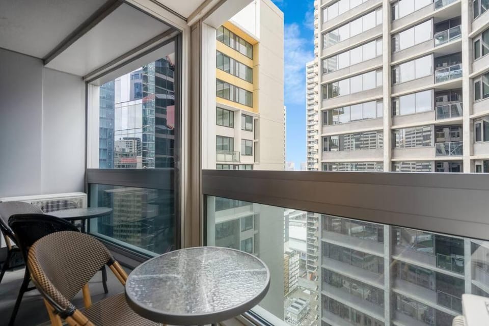 Stylish CBD apt in prime location w Balcony#TF25 Apartment in Melbourne