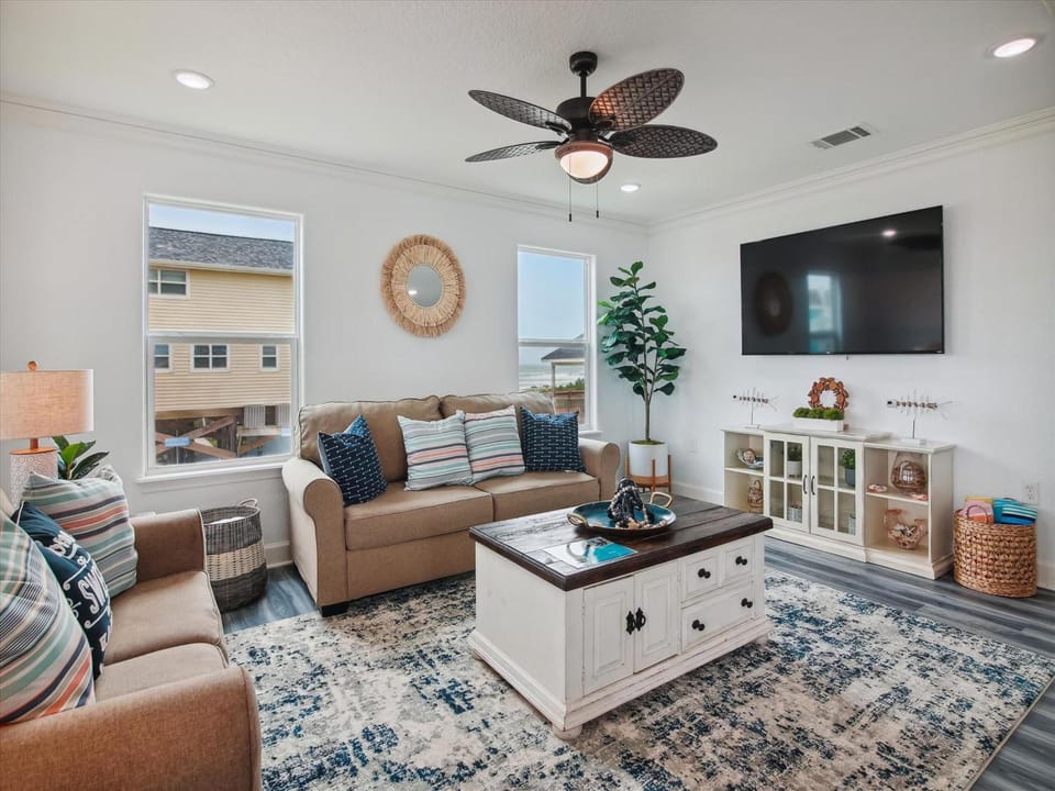 TV and multimedia, Living room, Seating area, furniture