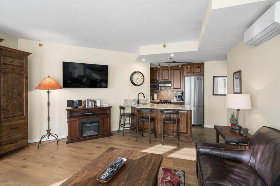 Cozy 1BDR Condo Heart of Town Walk Everywhere House in Park City