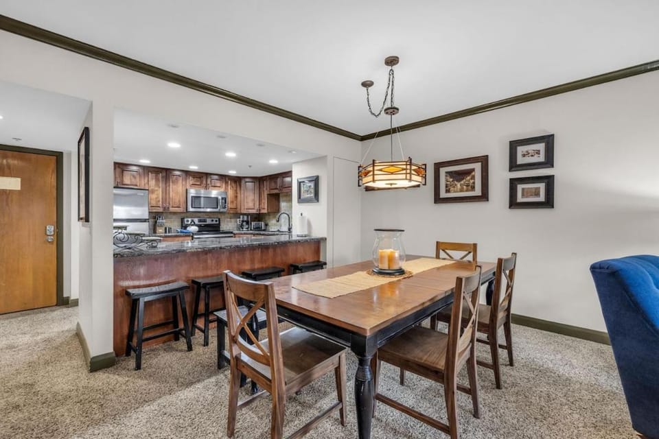 Modern 2BR Condo Near Ski Lift Walk Everywhere House in Park City