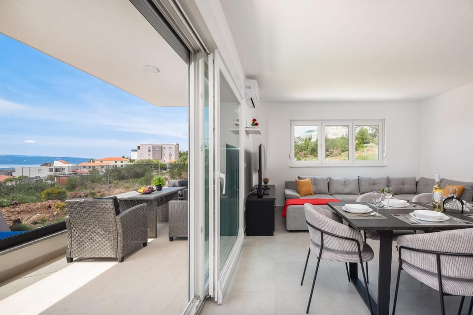 Lucas - Luxury apartments with parking Apartment in Makarska