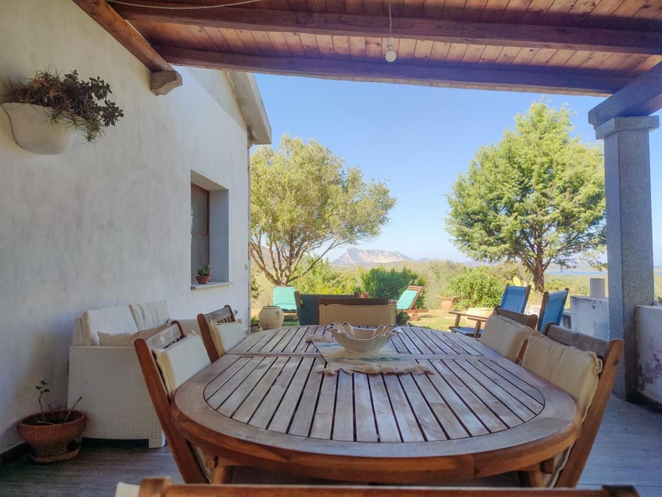 Patio, Day, Natural landscape, Garden, View (from property/room), Balcony/Terrace, Living room, Seating area, Dining area, Garden view