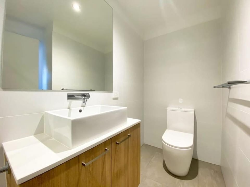 Beautiful 2BR Apt at Adelaide CBD with Pool-Gym-BBQ Apartment in Adelaide