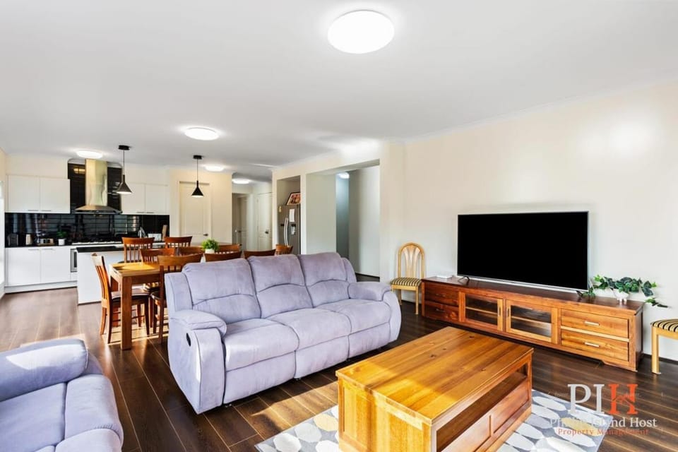 Recently build 4BDR Family Home in Quiet Estate House in Cowes