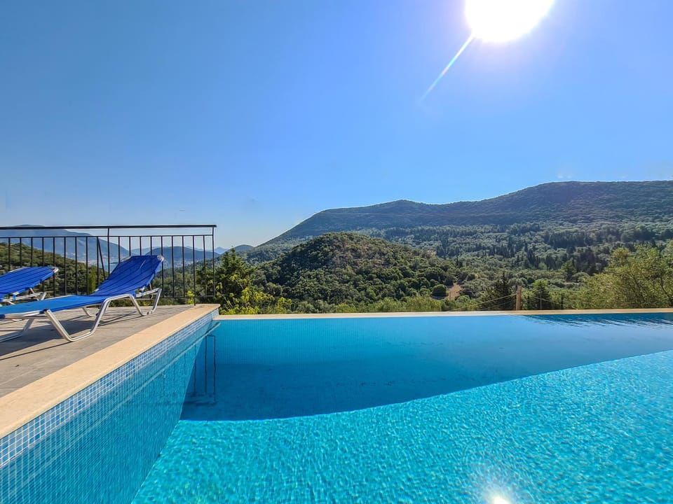 Day, Natural landscape, Swimming pool, Swimming pool