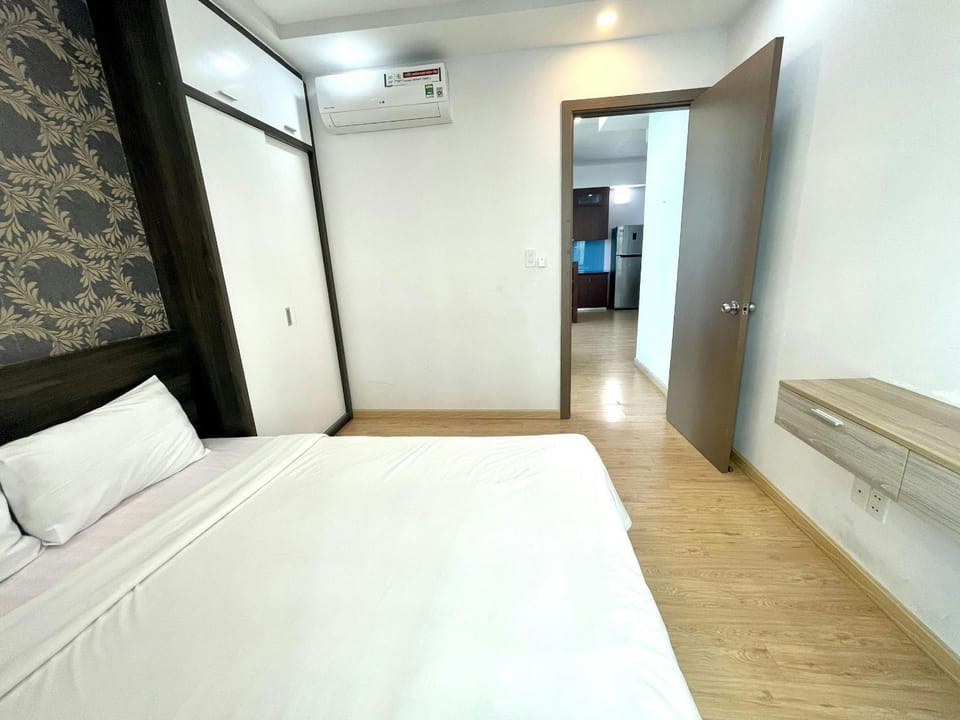 Bed, Photo of the whole room, Bedroom, wardrobe, air conditioner