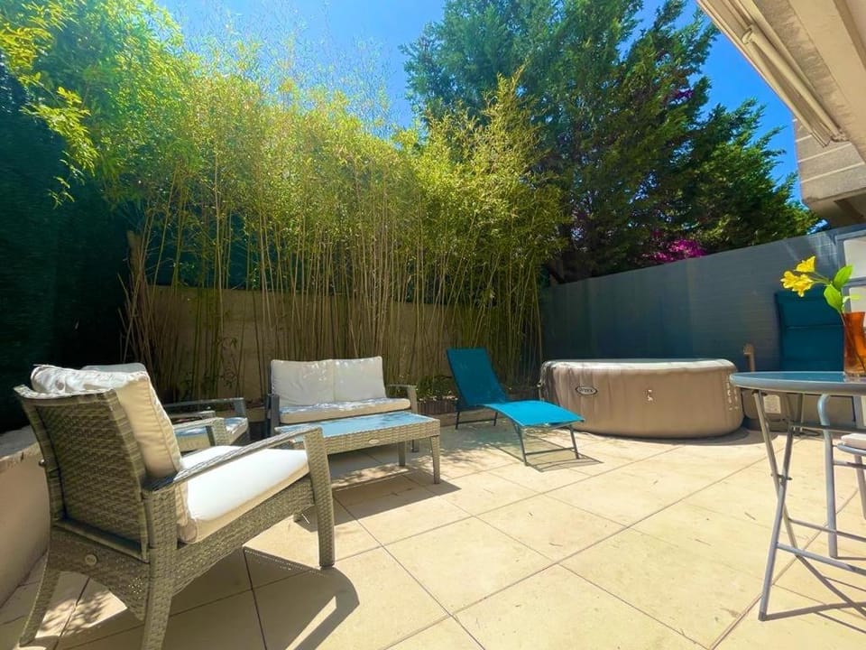 Patio, Day