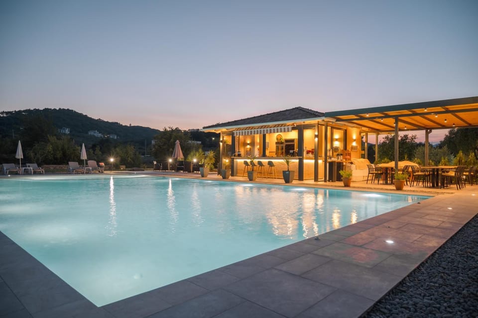 Property building, Day, Natural landscape, Mountain view, Pool view, Swimming pool, sunbed