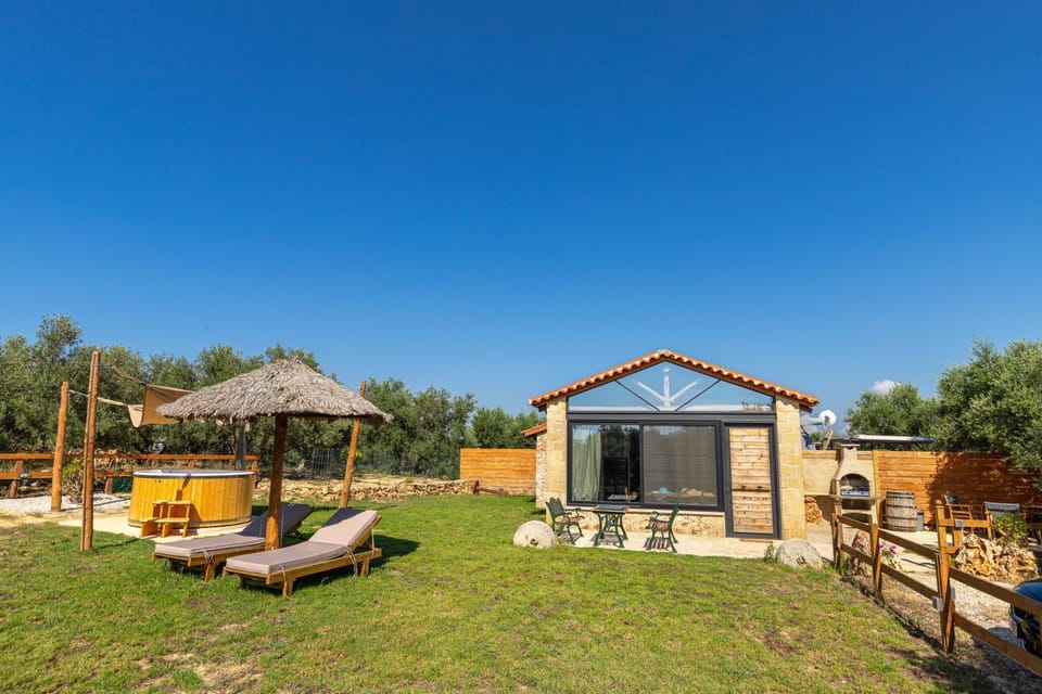 Property building, Garden, Garden view, sunbed
