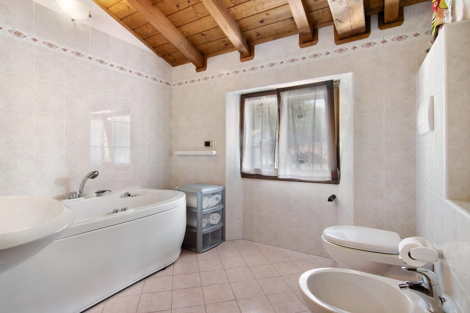 Bathroom, Living room