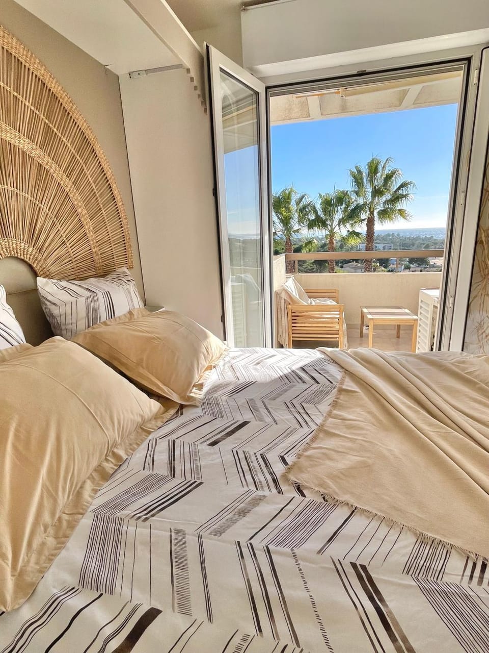 Bed, Natural landscape, View (from property/room), Photo of the whole room, Bedroom