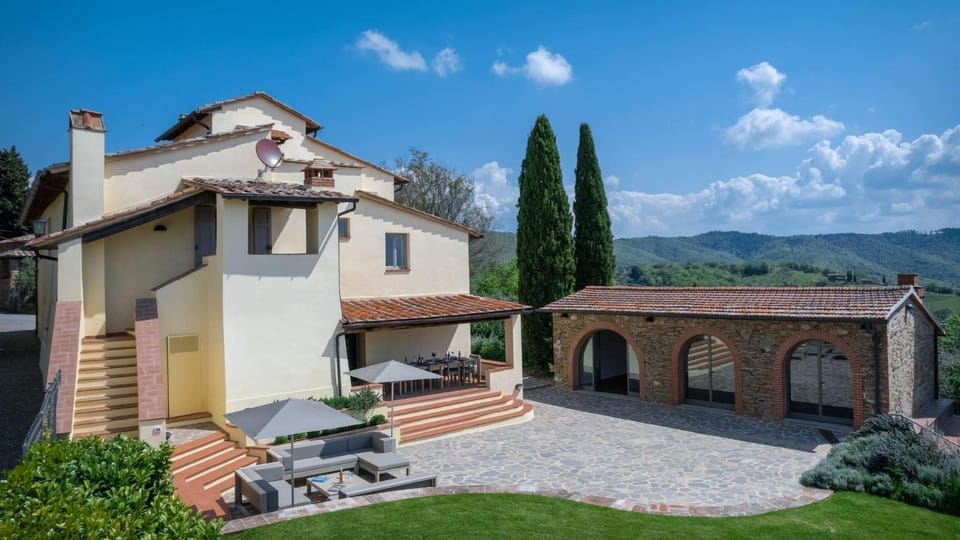 Casale San Vincenti Villa in Tuscany