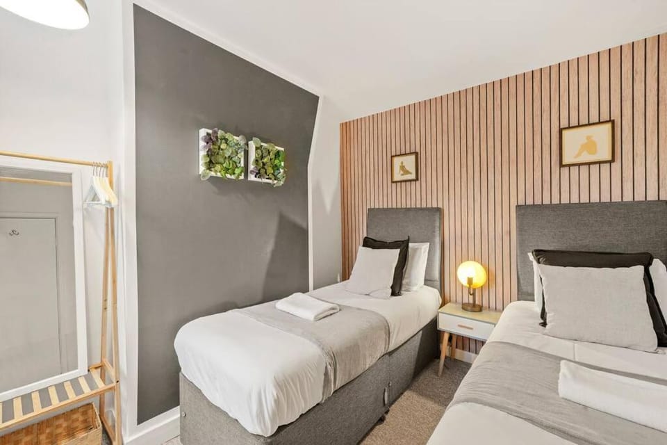 Aesthetic Cambridge Cottage sleeps 5! Apartment in Cambridge