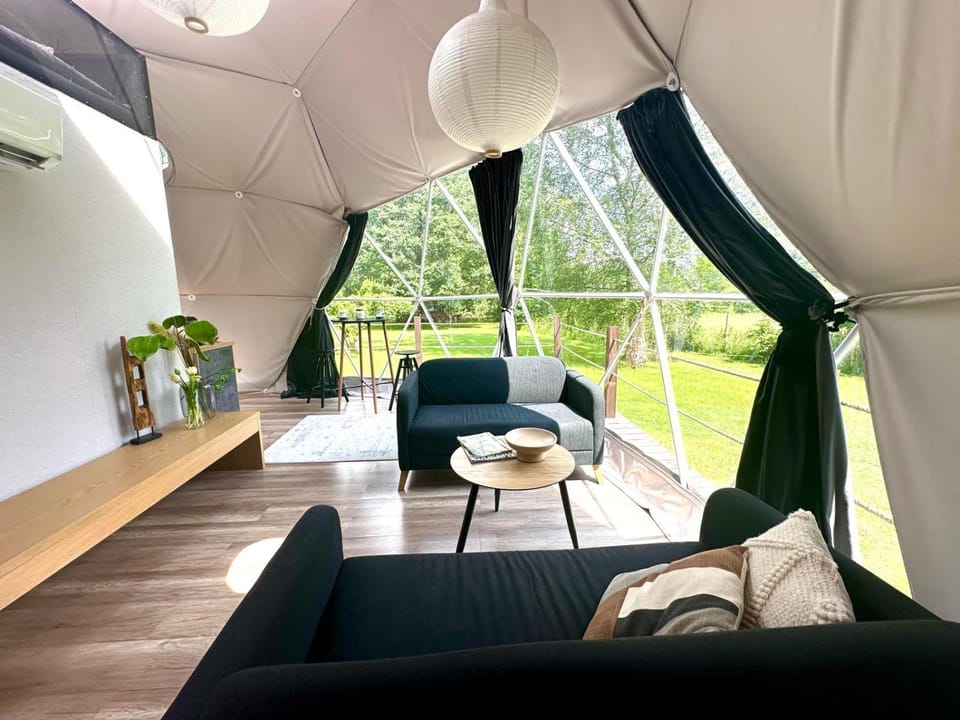 View (from property/room), Living room, Seating area, Dining area
