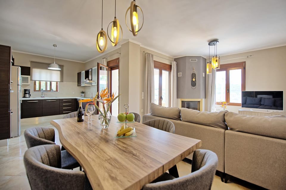 Kitchen or kitchenette, Living room, Dining area