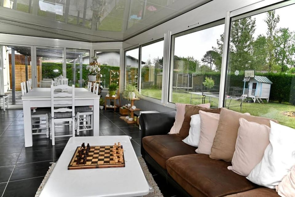 Game Room, Garden view
