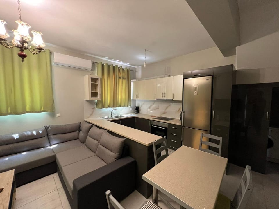 TV and multimedia, Seating area, Dining area