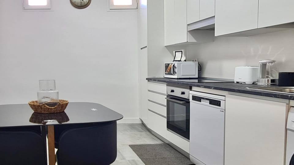 Malasaña II Seasonal Living Apartment in Centro