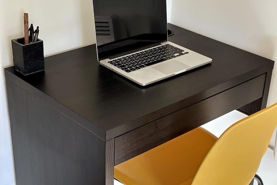 Stylish and Modern One-Bedroom Flat in Dorset Apartment in Poole