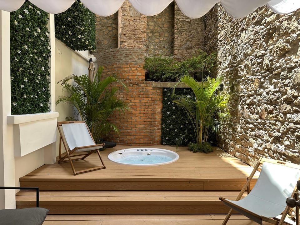 Patio, Garden, Hot Tub