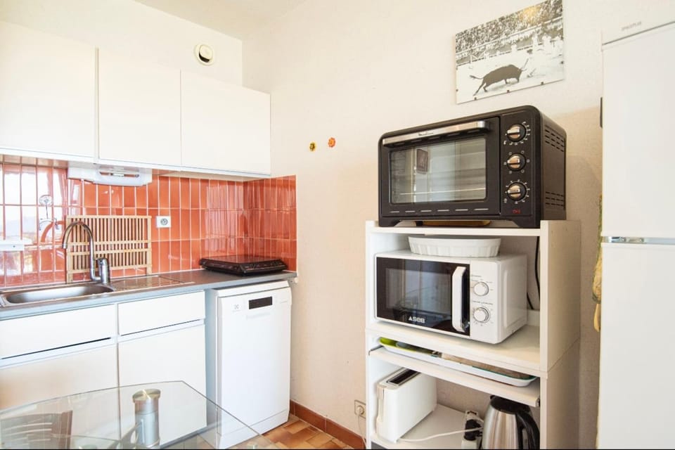 Bright 26 m with pool and sea view Apartment in La Grande-Motte