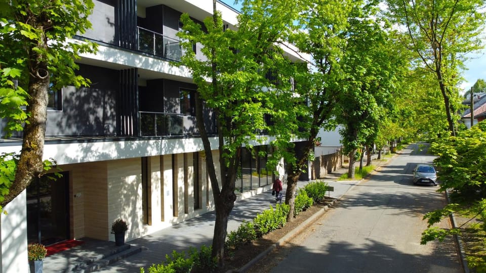 Property building, Day, Neighbourhood, Street view