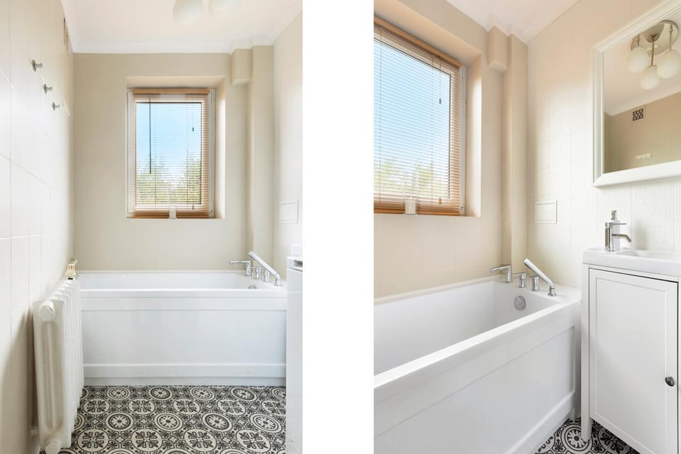 Bed, Bathroom, Bedroom, towels