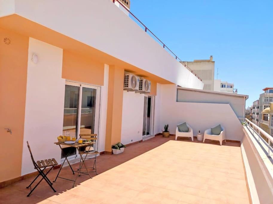 Lovely Terrace Apart. Downtown Apartment in Faro