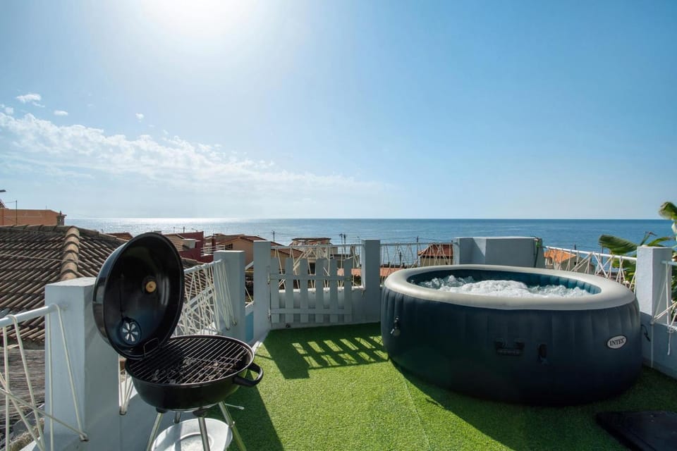 Property building, Natural landscape, BBQ facilities, Solarium, Beach, Open Air Bath